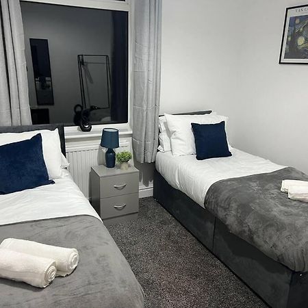 Ruby House - 2 Bed In Huddersfield Yorkshire Villa Екстериор снимка