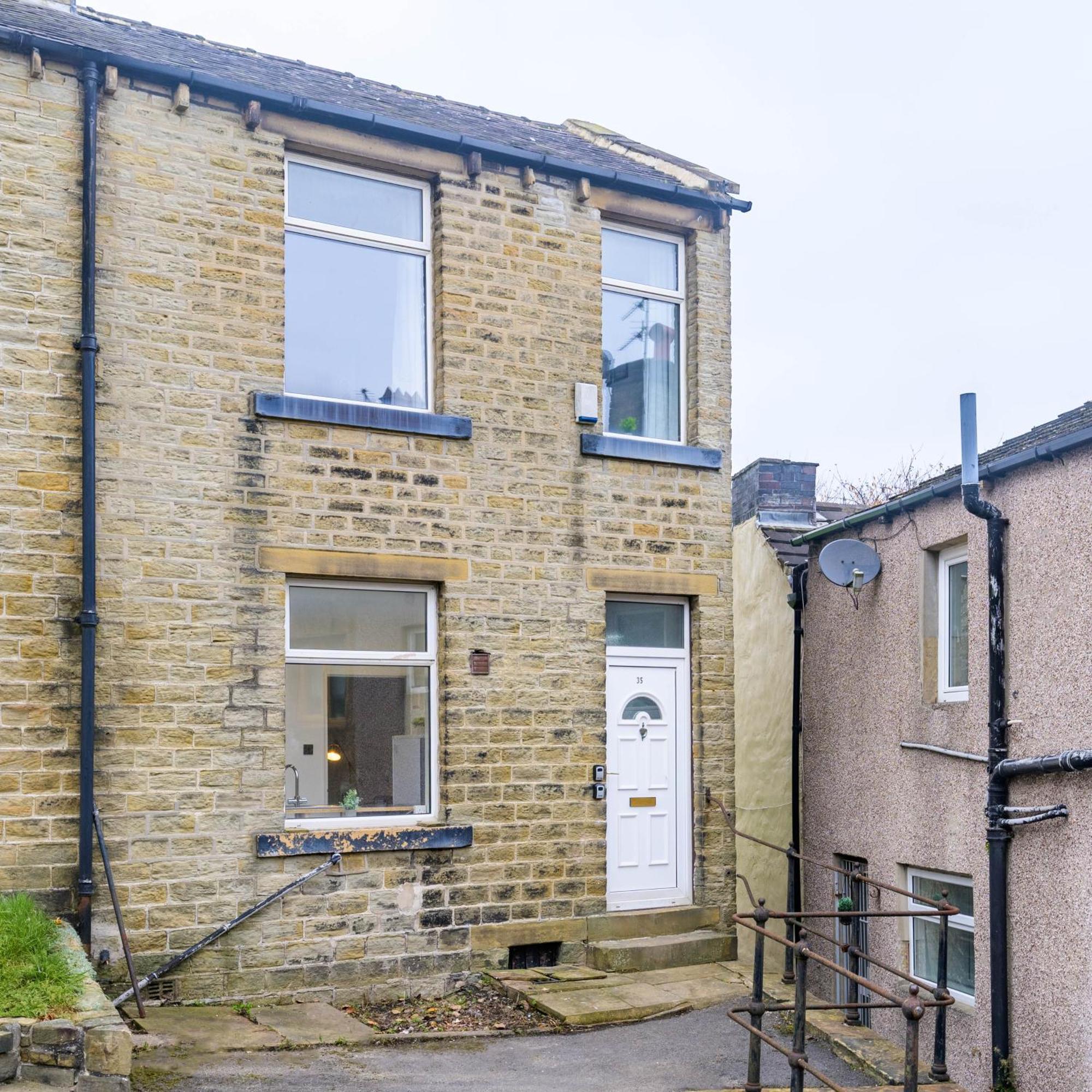 Ruby House - 2 Bed In Huddersfield Yorkshire Villa Екстериор снимка